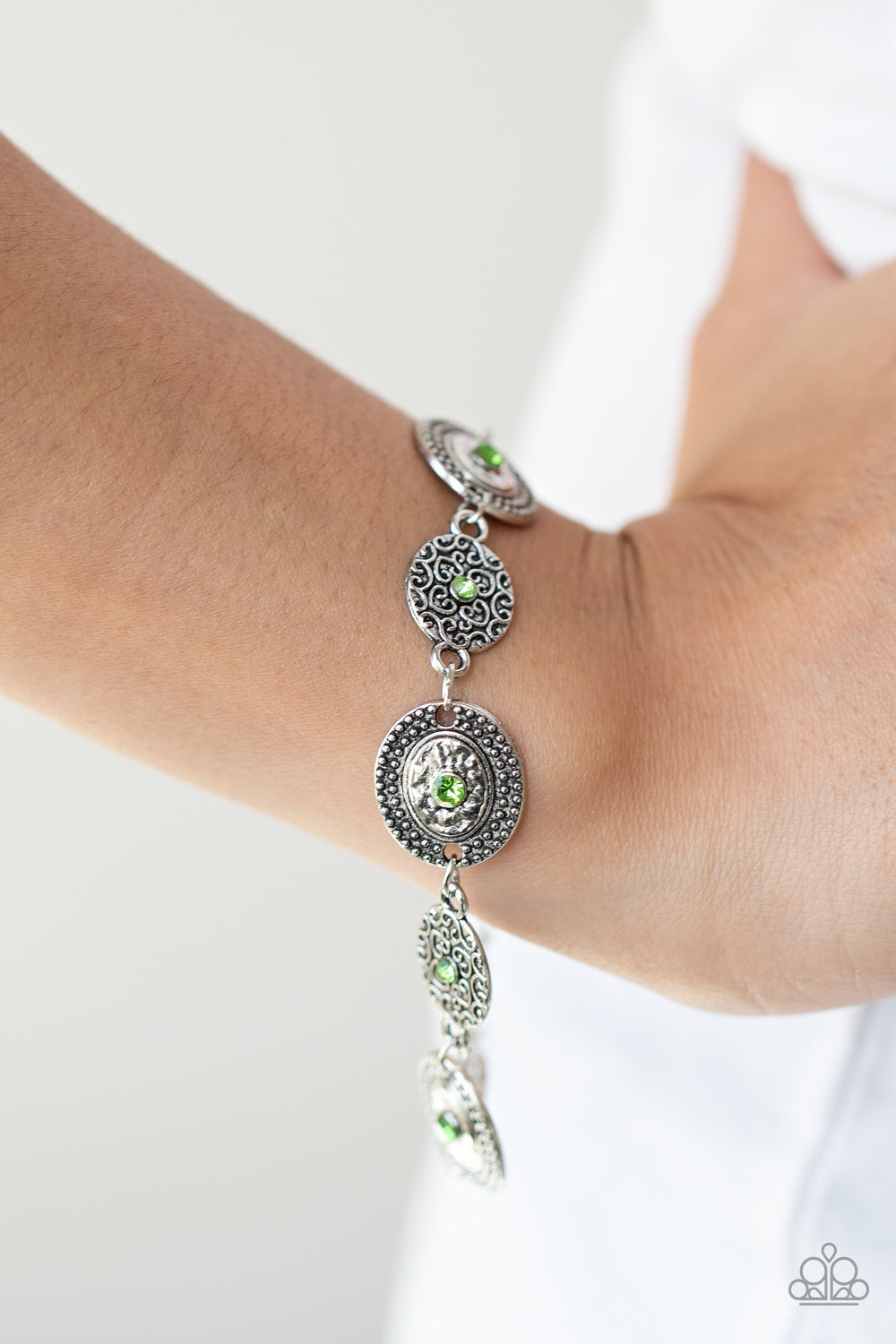 Secret Garden Glamour - Green Bracelet - B452